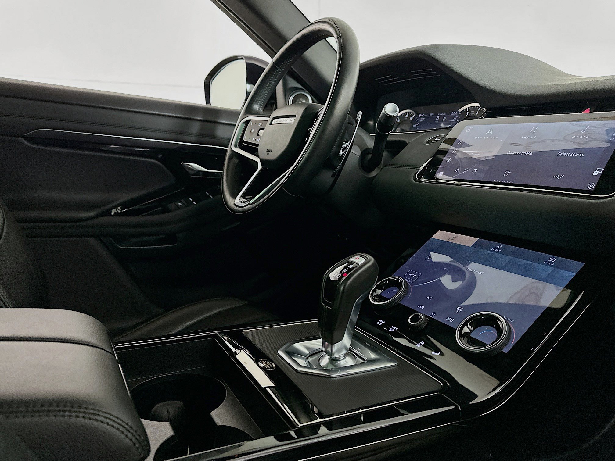 Used 2022 Land Rover Range Rover Evoque R-Dynamic S image 29