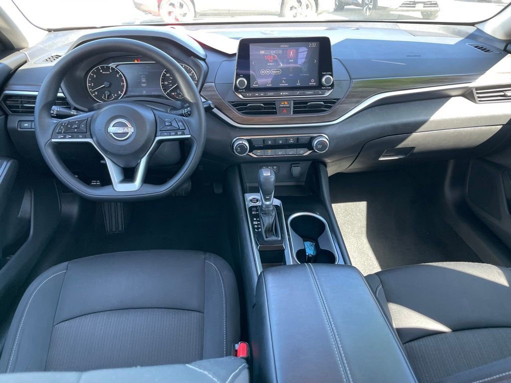 Certified 2024 Nissan Altima 2.5 SV FWD image 11