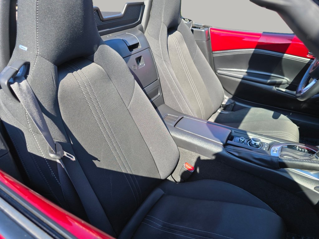 Used 2021 MAZDA MX-5 Miata Club RWD image 42
