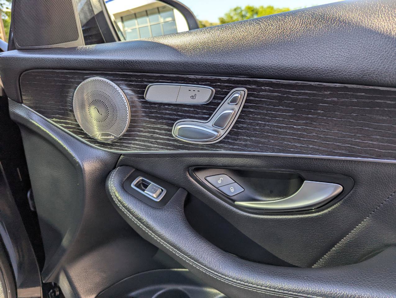 Used 2021 Mercedes-Benz GLC 300 4MATIC image 32
