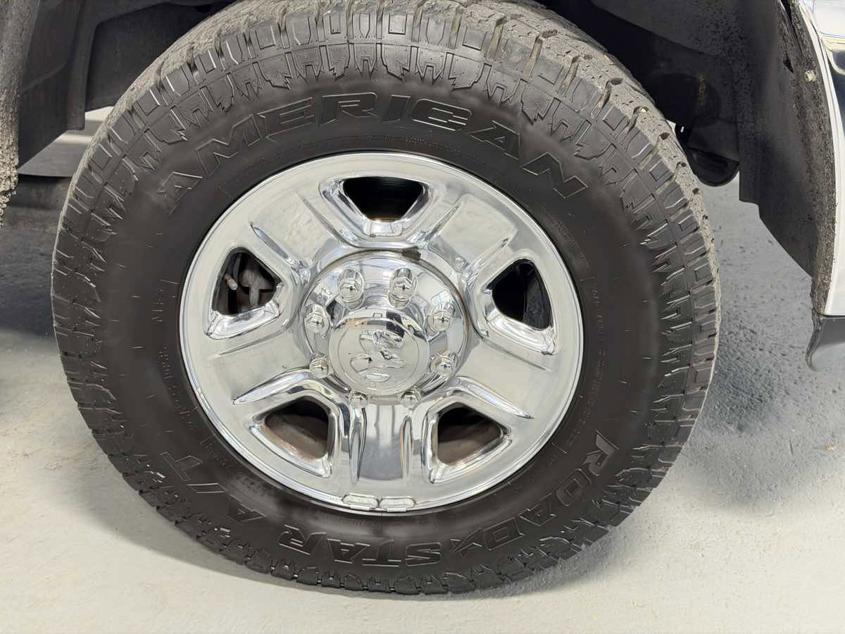 Used 2018 RAM 2500 Tradesman w/ Chrome Appearance Group AWD/4WD image 2