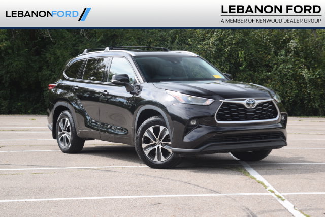 Used 2021 Toyota Highlander XLE FWD image 1