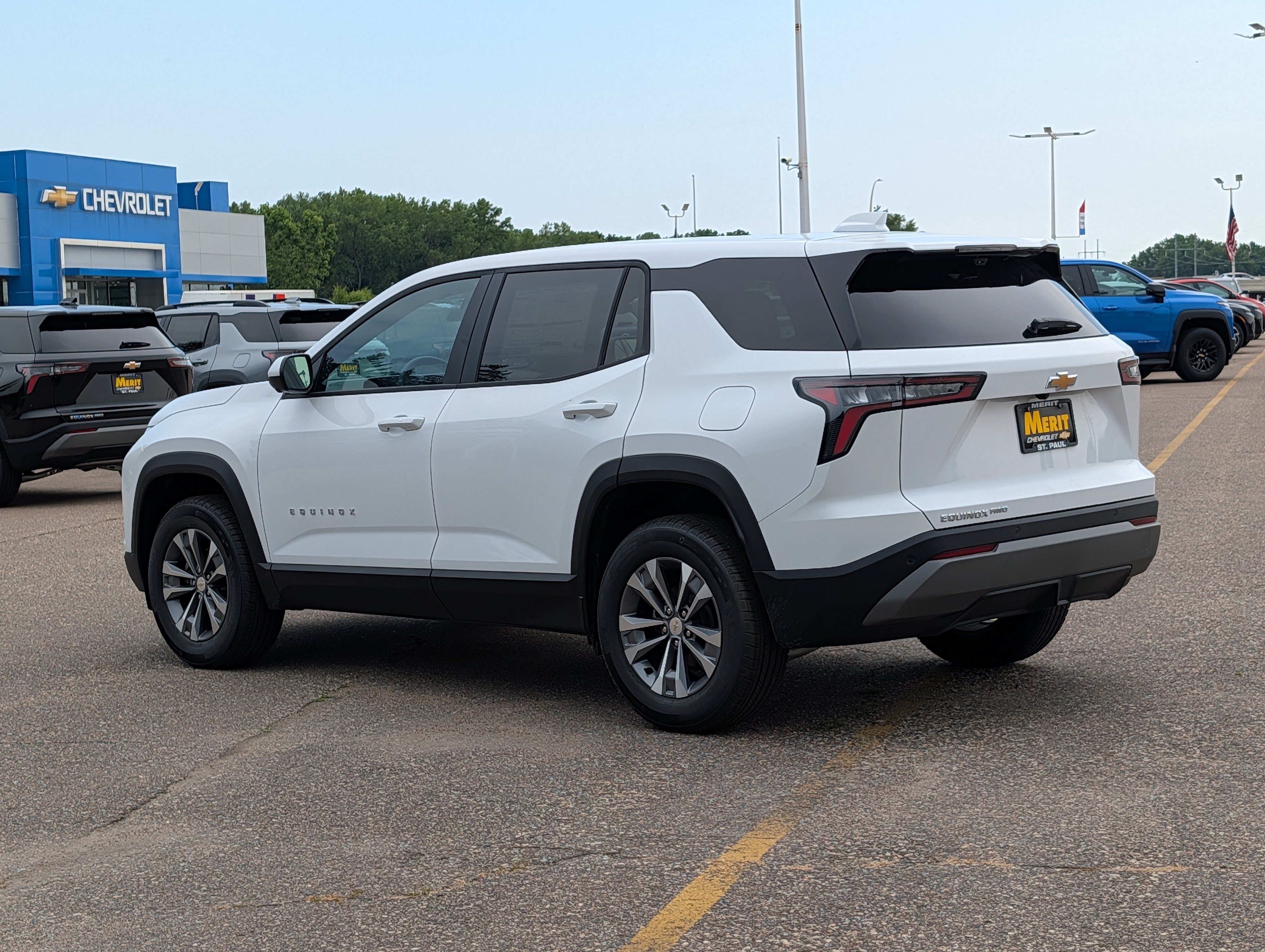 New 2026 Chevrolet Equinox LT w/ Convenience Package II AWD/4WD image 4