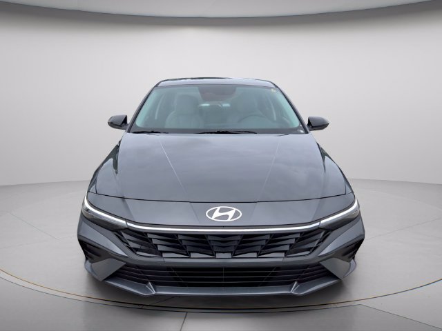 New 2026 Hyundai Elantra SEL Sport FWD image 3