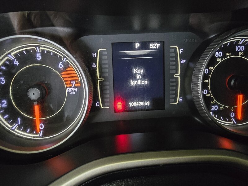 Used 2016 Jeep Cherokee Sport FWD image 25