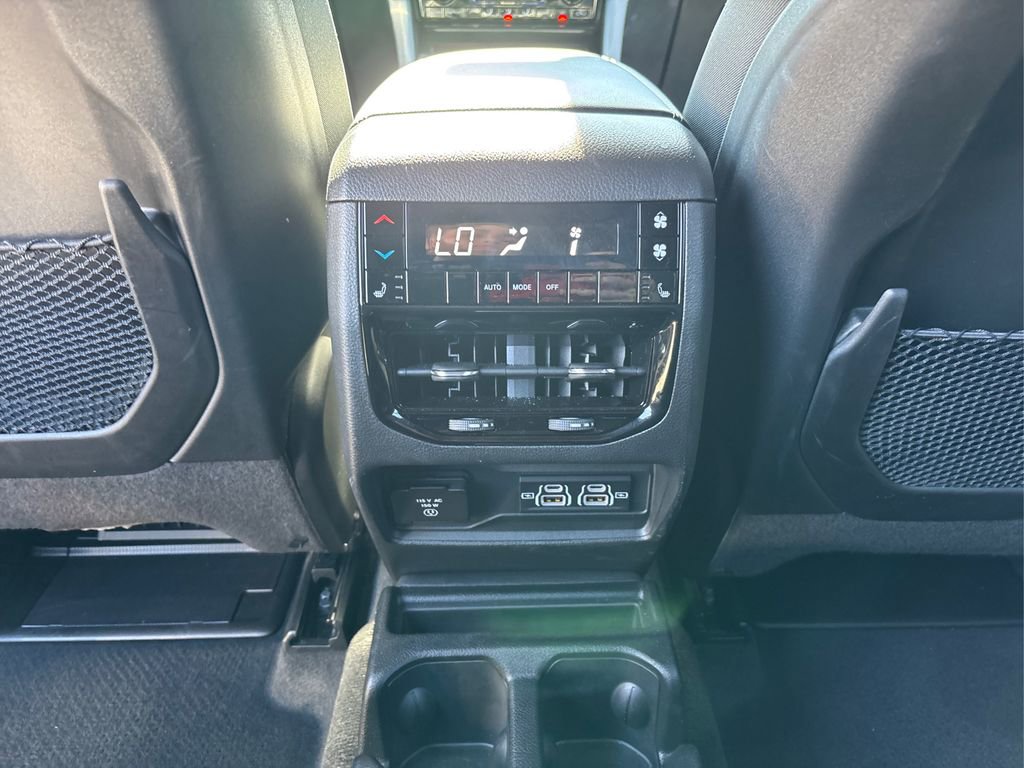 Used 2025 Jeep Grand Cherokee L Limited w/ Black Appearance Package image 26