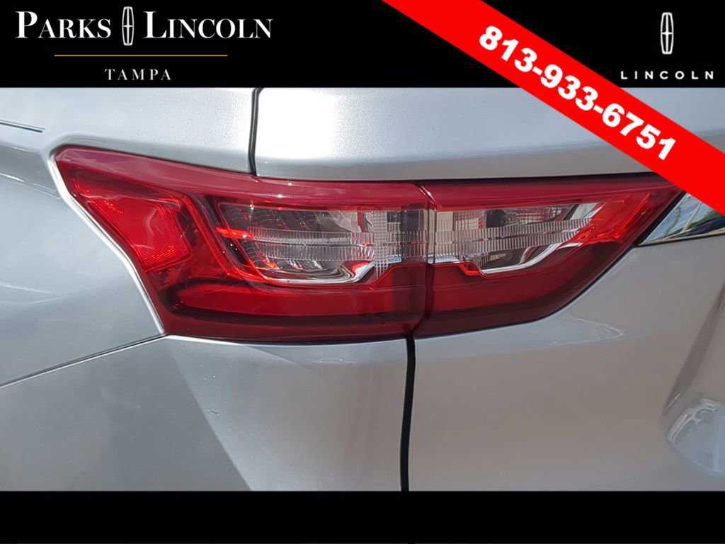 Used 2018 Chevrolet Traverse LT FWD image 7