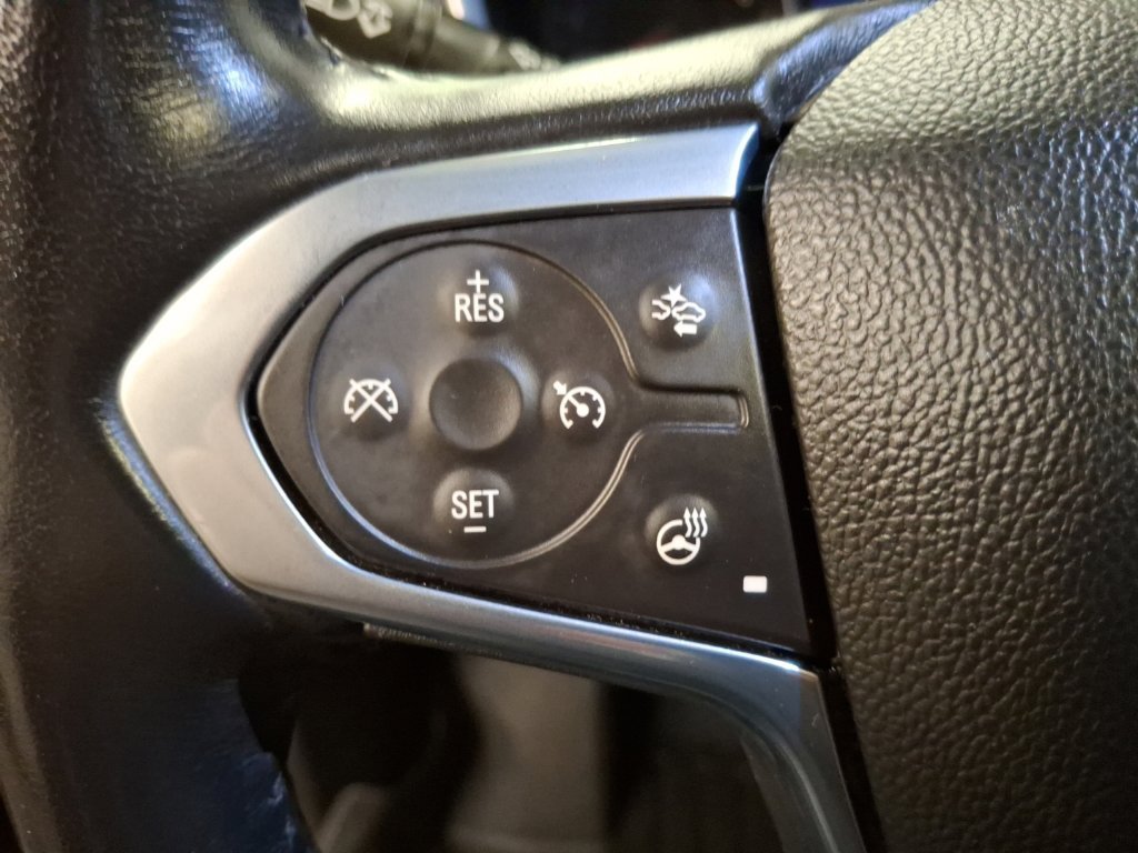 Used 2021 Chevrolet Traverse RS AWD/4WD image 19