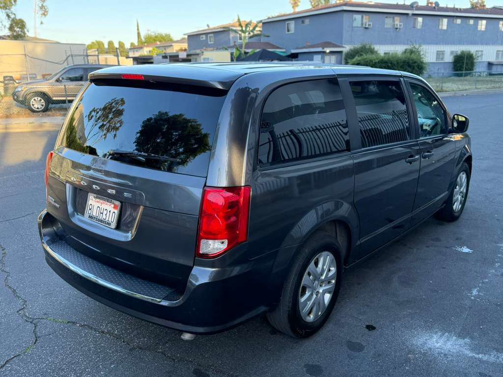 Used 2019 Dodge Grand Caravan SE FWD image 14