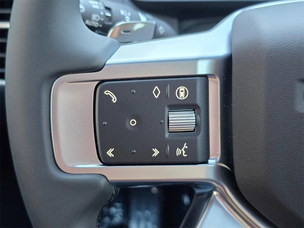 New 2025 Land Rover Discovery S image 22