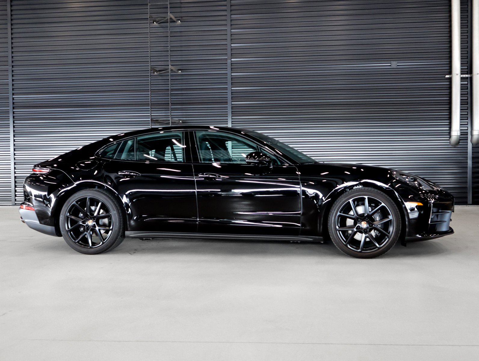 Certified 2025 Porsche Panamera 4 image 11