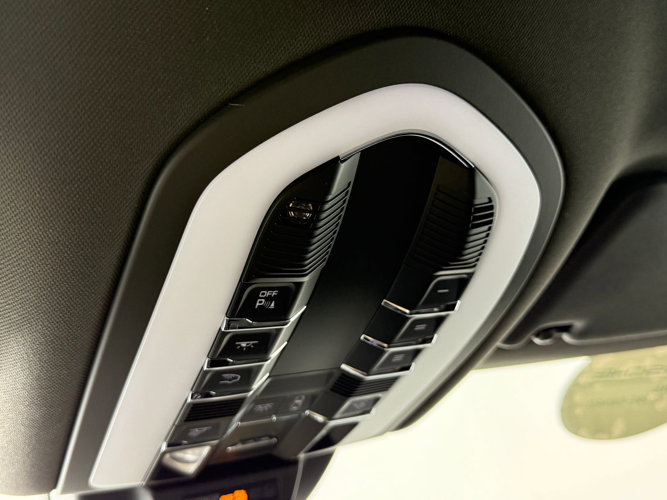 Used 2025 Porsche Macan image 22