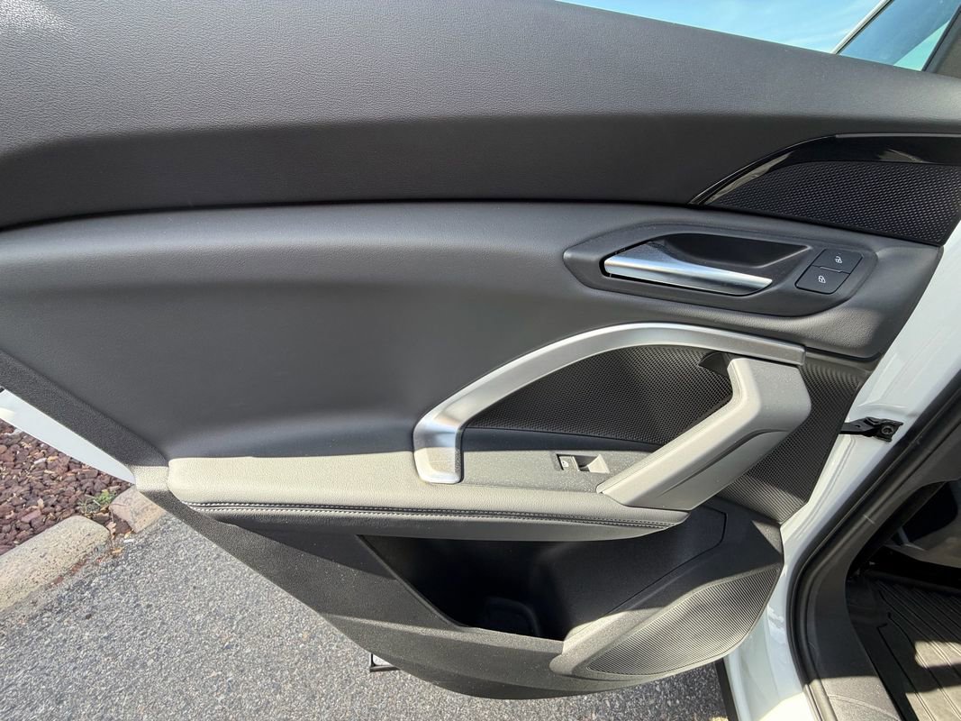 Used 2025 Audi Q5 Premium w/ Convenience Package AWD/4WD image 12