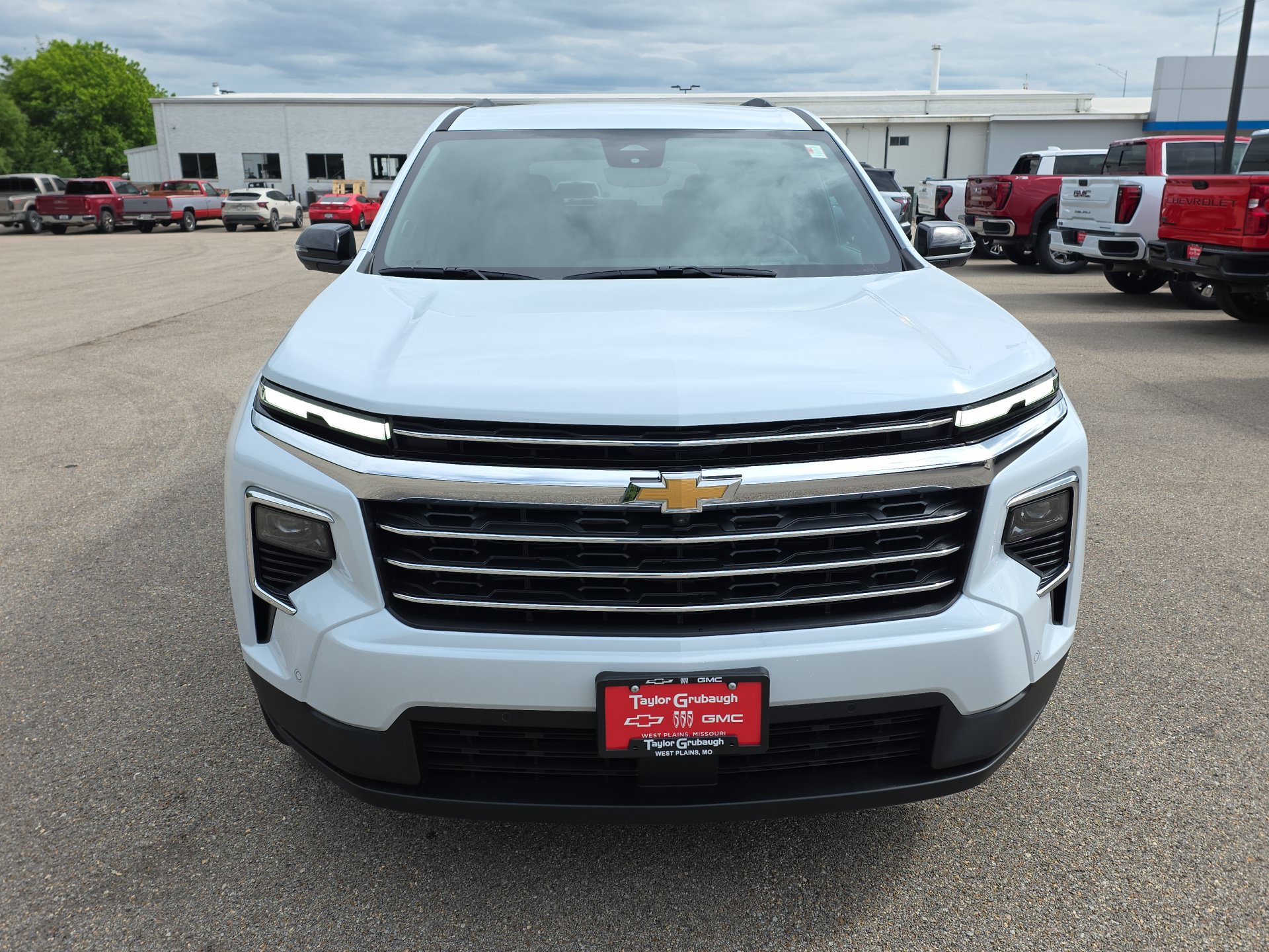 New 2026 Chevrolet Traverse LT w/ Enhanced Driving Package FWD image 3