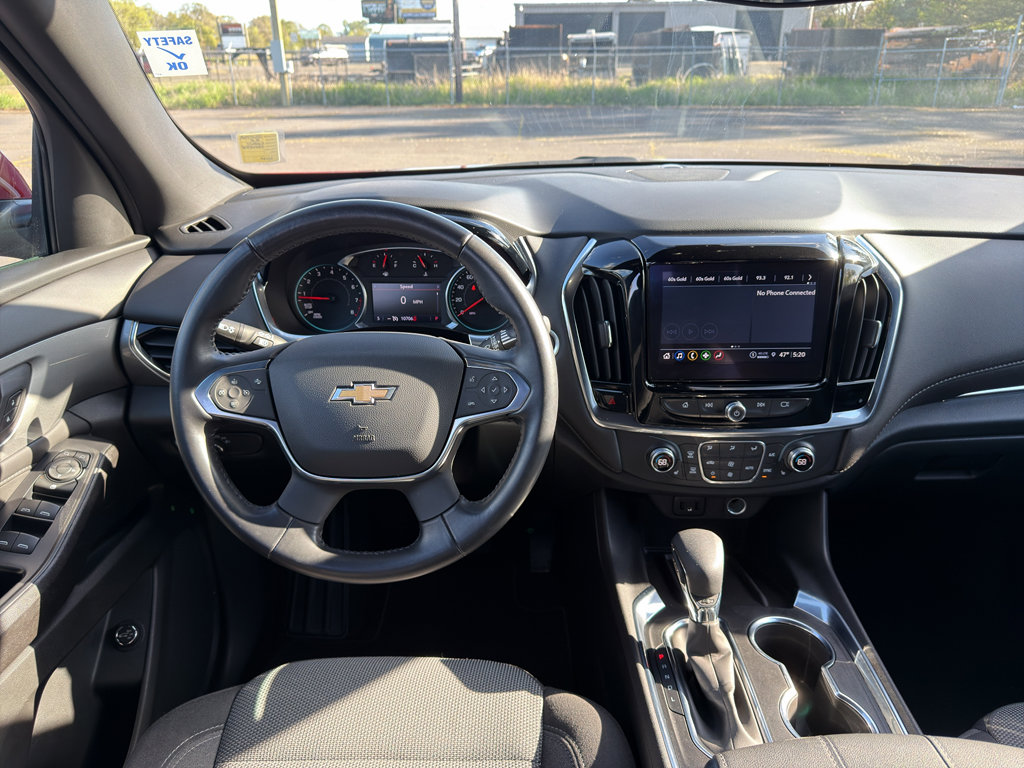 Used 2022 Chevrolet Traverse LT image 17