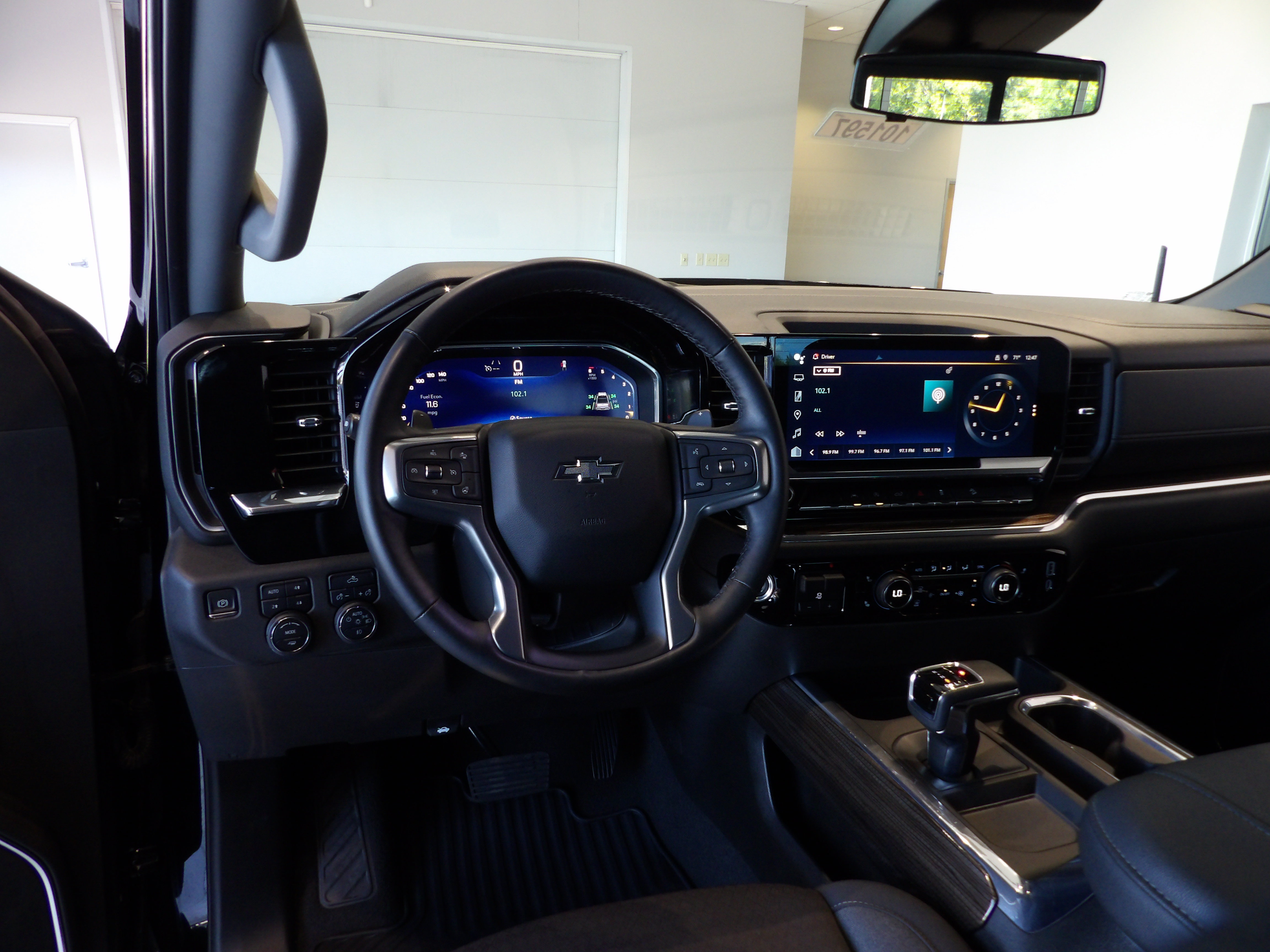 Used 2023 Chevrolet Silverado 1500 RST w/ Convenience Package II AWD/4WD image 15