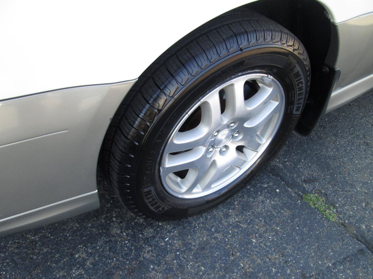 Used 2001 Subaru Outback Wagon AWD/4WD image 27