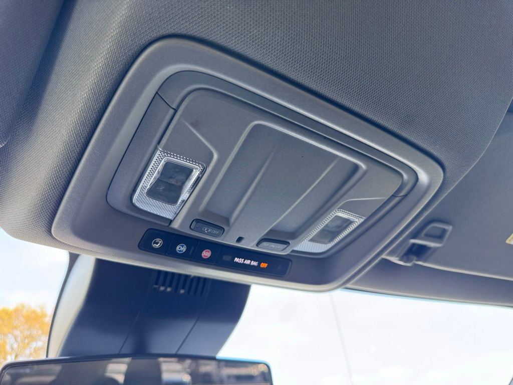 Used 2023 Chevrolet Silverado 1500 Custom image 34