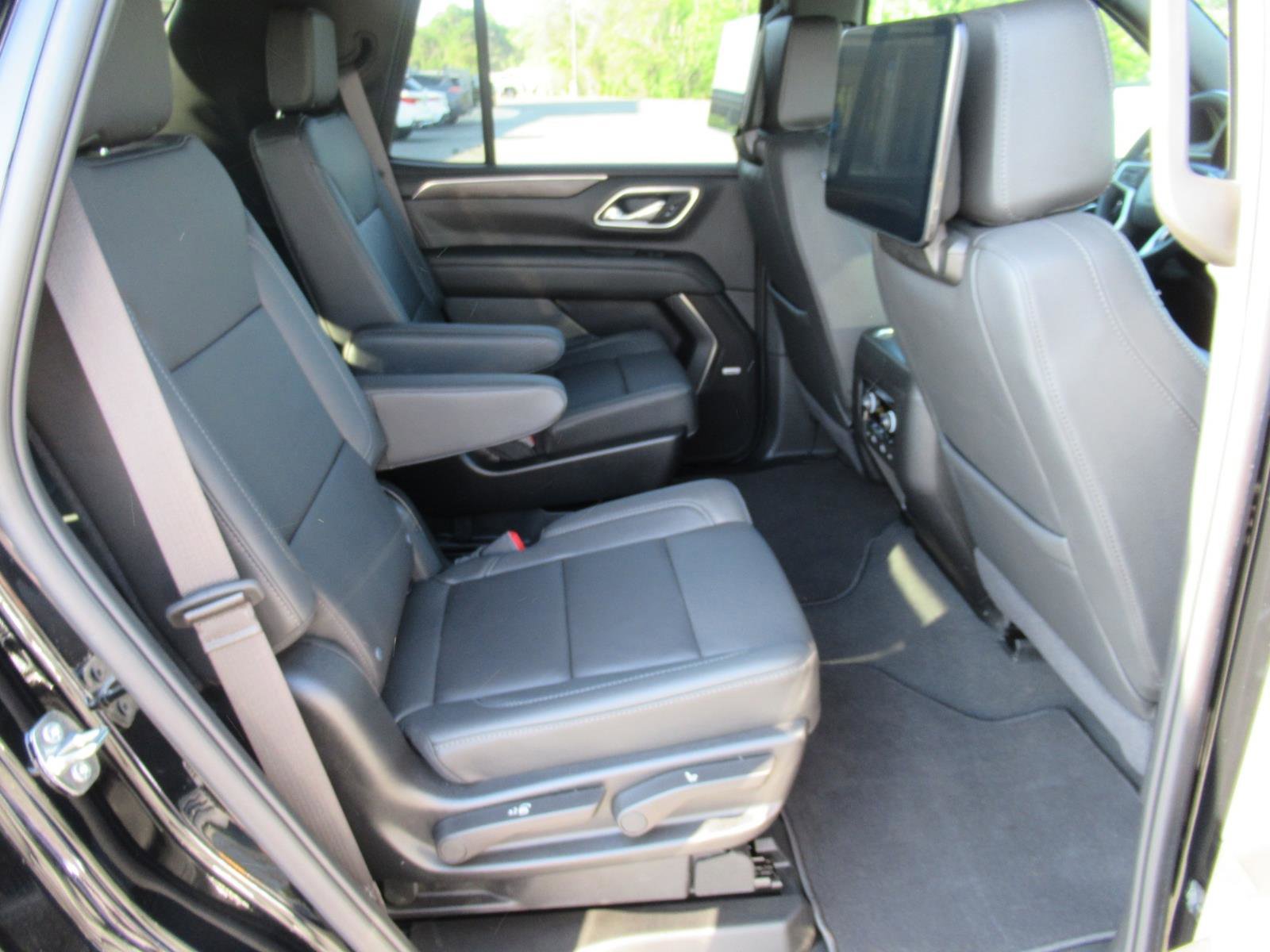 Used 2024 Chevrolet Tahoe Z71 w/ Luxury Package image 10