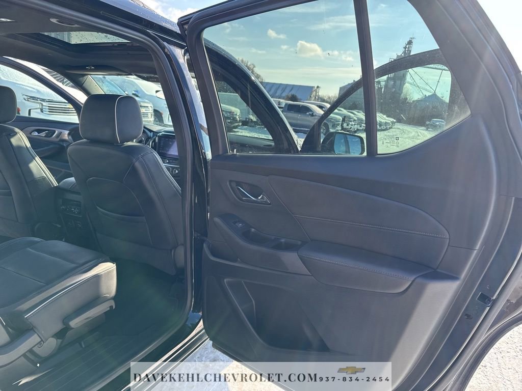 Used 2023 Chevrolet Traverse Premier image 24