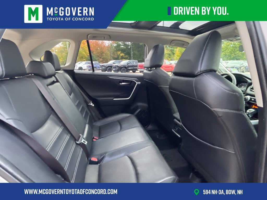 Used 2020 Toyota RAV4 Limited AWD/4WD image 30
