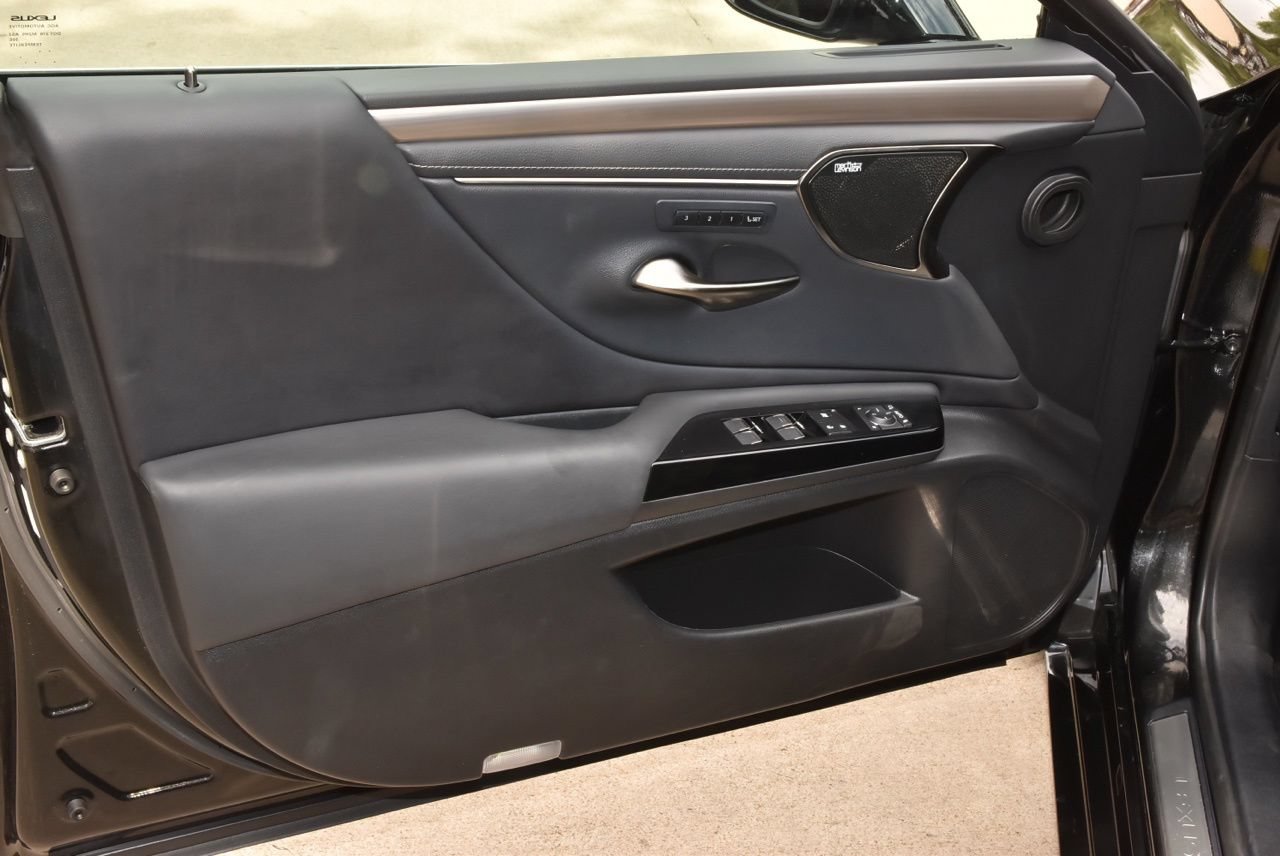 Used 2024 Lexus ES 300h F Sport w/ Accessory Package (Z1) FWD image 36