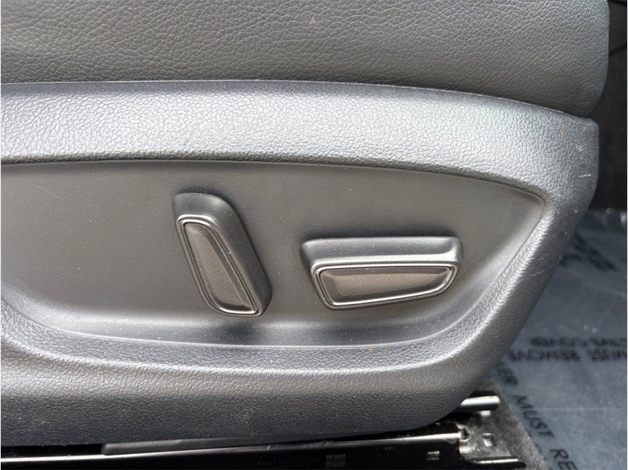 Used 2022 Toyota Camry XSE w/ Cold Weather Package FWD image 39