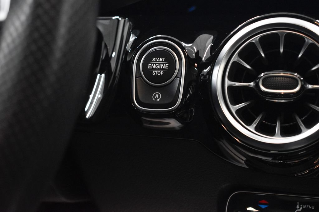 Certified 2025 Mercedes-Benz GLA 35 AMG 4MATIC image 21