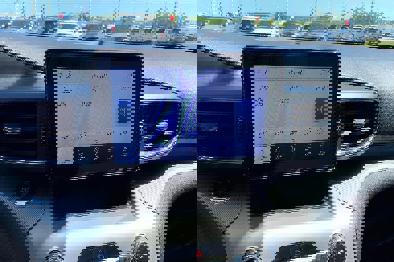 Certified 2022 Ford Explorer XLT w/ Equipment Group 202A image 33