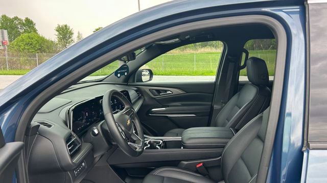 Certified 2025 Chevrolet Traverse LT AWD/4WD image 13