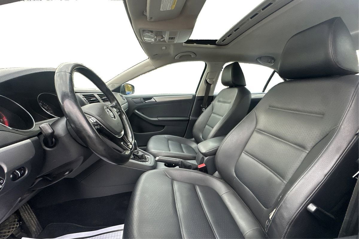 Used 2015 Volkswagen Jetta SE image 9