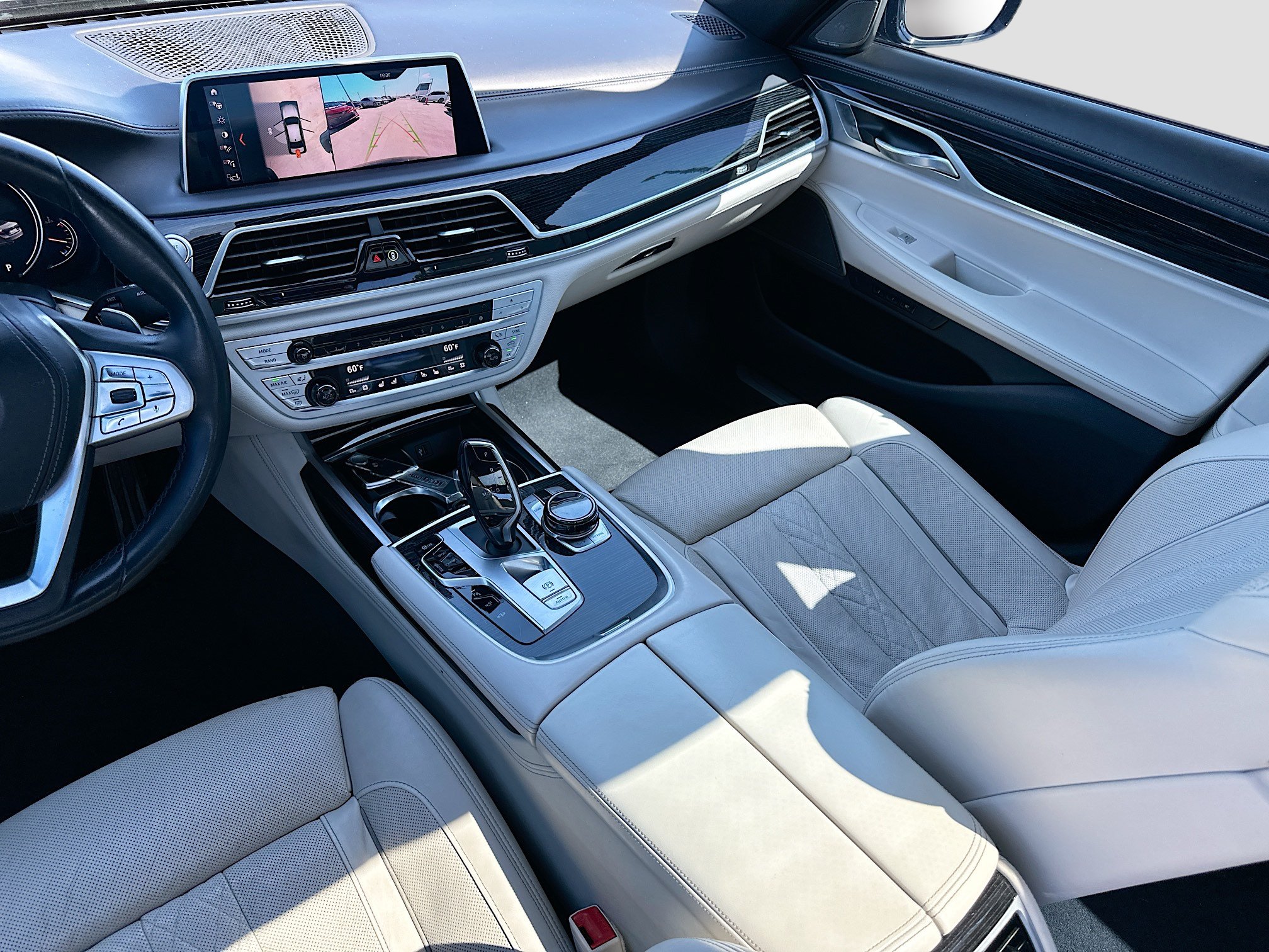 Used 2019 BMW 740i w/ Executive Package RWD image 25