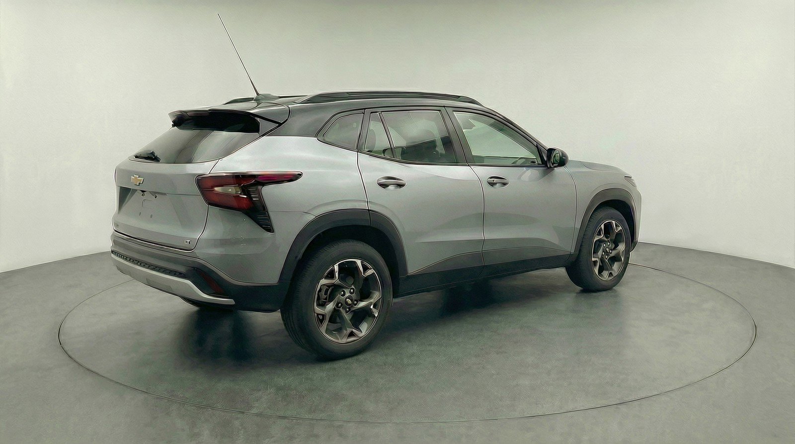 Used 2025 Chevrolet Trax LT FWD image 9