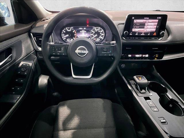 Used 2022 Nissan Rogue SV FWD image 7