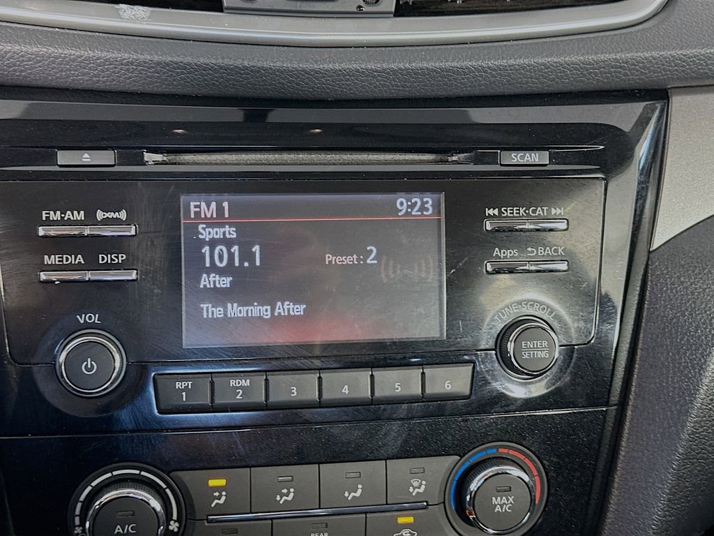 Used 2016 Nissan Rogue S FWD image 14