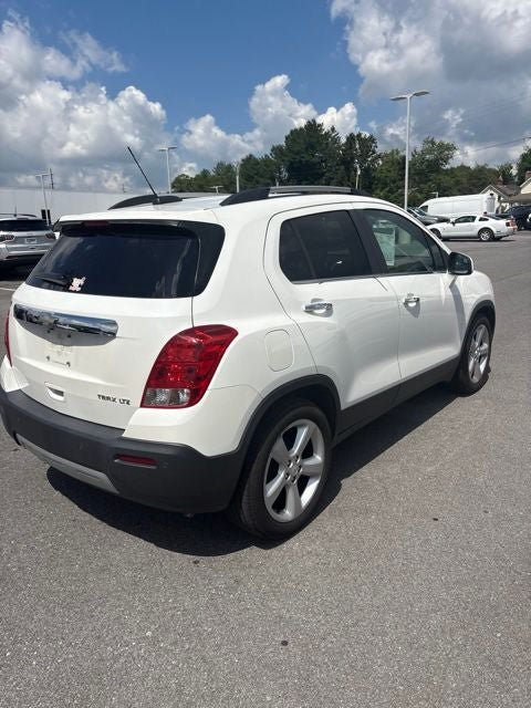 Used 2015 Chevrolet Trax LTZ w/ LPO, Cargo Package FWD image 9