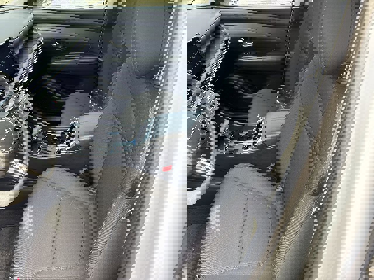 Used 2025 Hyundai Tucson SE image 14