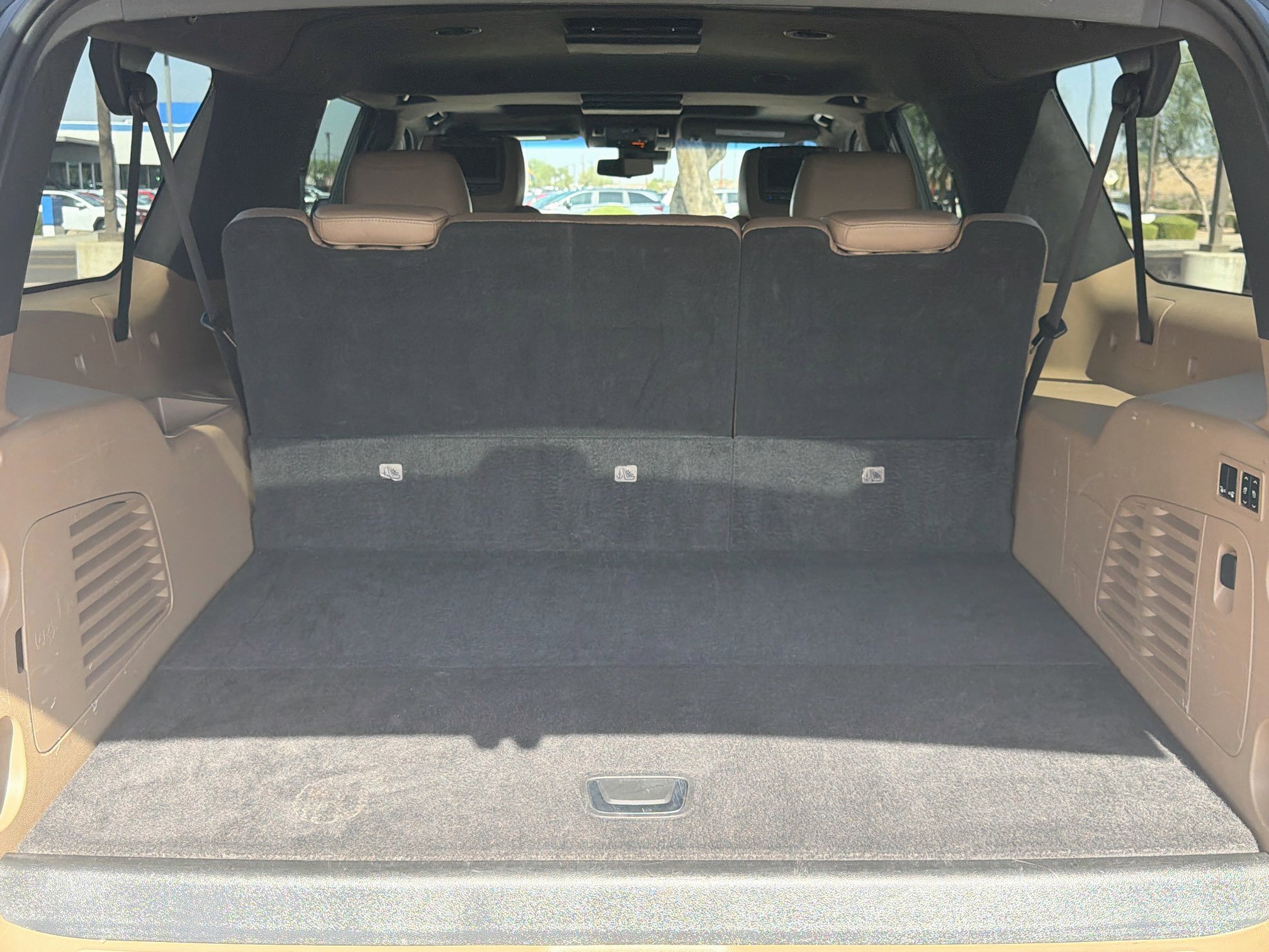 Used 2019 Cadillac Escalade ESV Platinum AWD/4WD image 29
