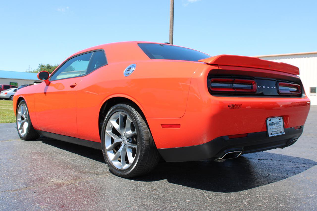 Used 2022 Dodge Challenger GT RWD image 9
