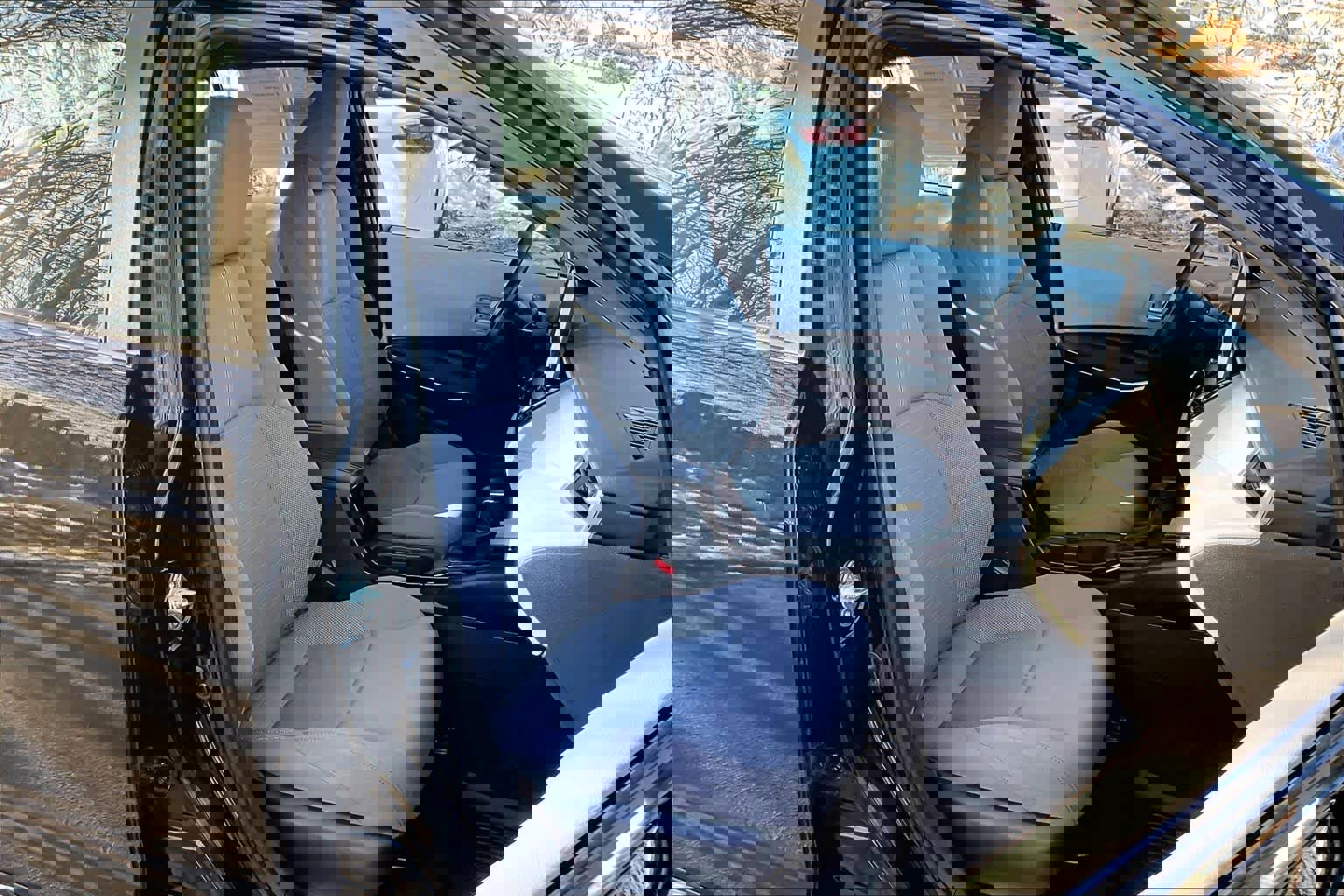 Certified 2023 Toyota Corolla SE w/ SE Premium Package image 8