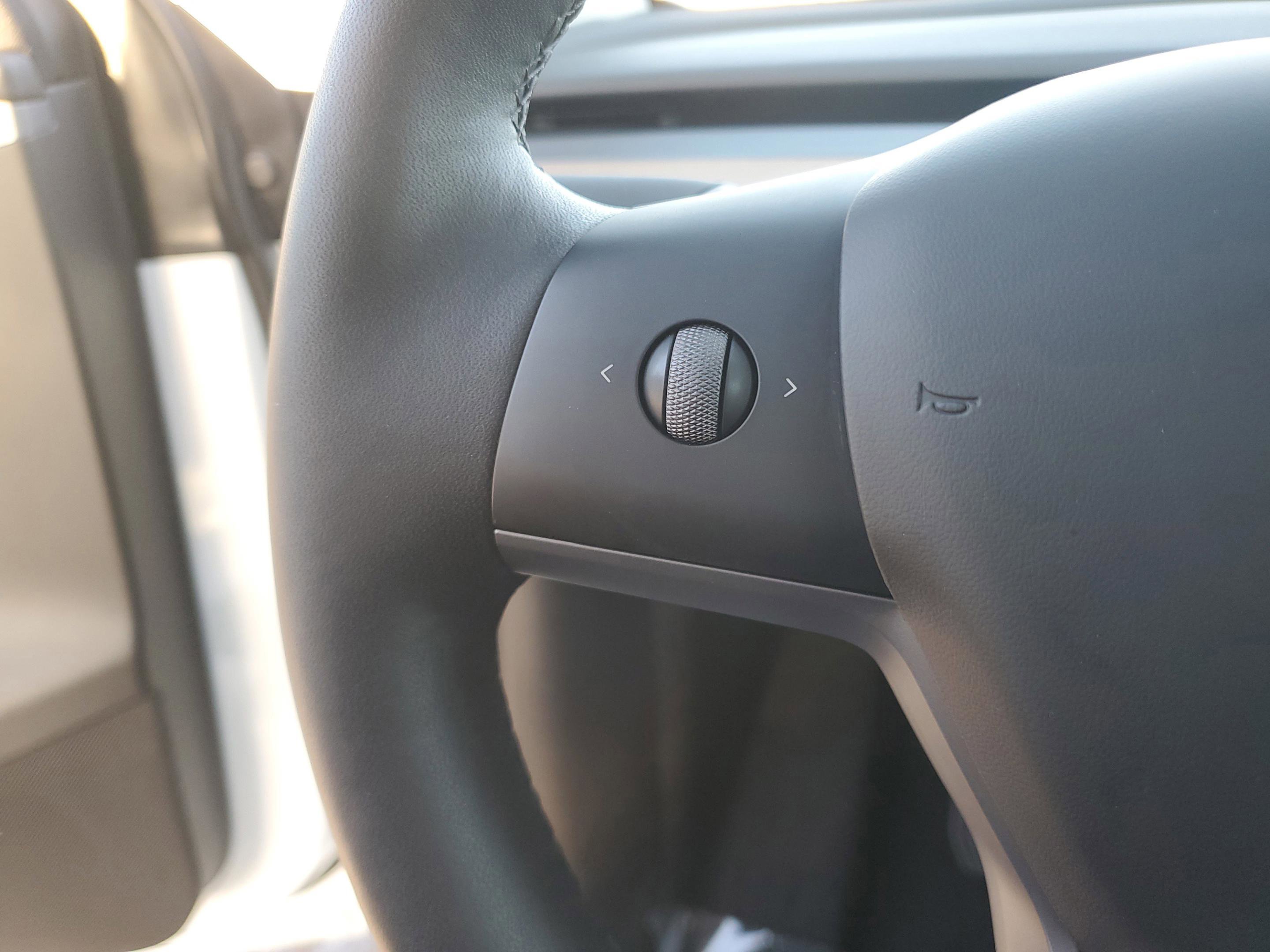 Used 2025 Tesla Model Y Long Range RWD image 26