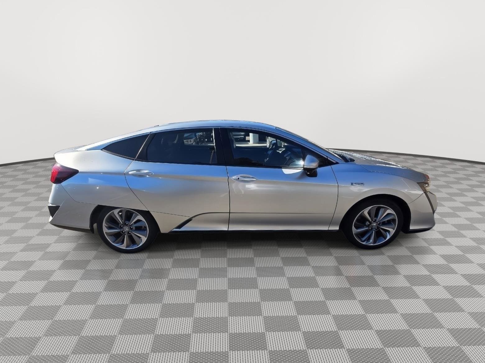 Used 2019 Honda Clarity Plug-In Hybrid image 4