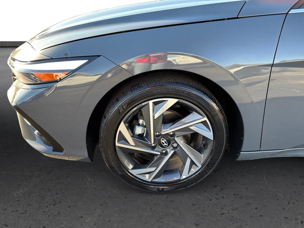 Used 2024 Hyundai Elantra SEL w/ Convenience Package image 13