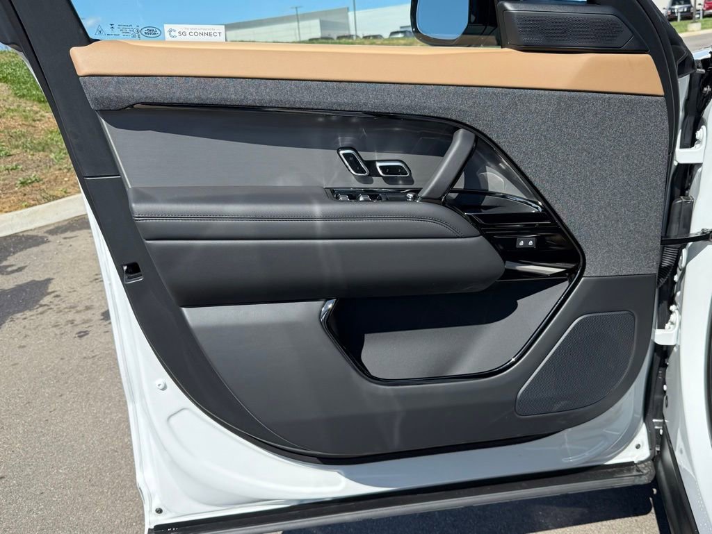 New 2026 Land Rover Range Rover Sport Dynamic SE image 15