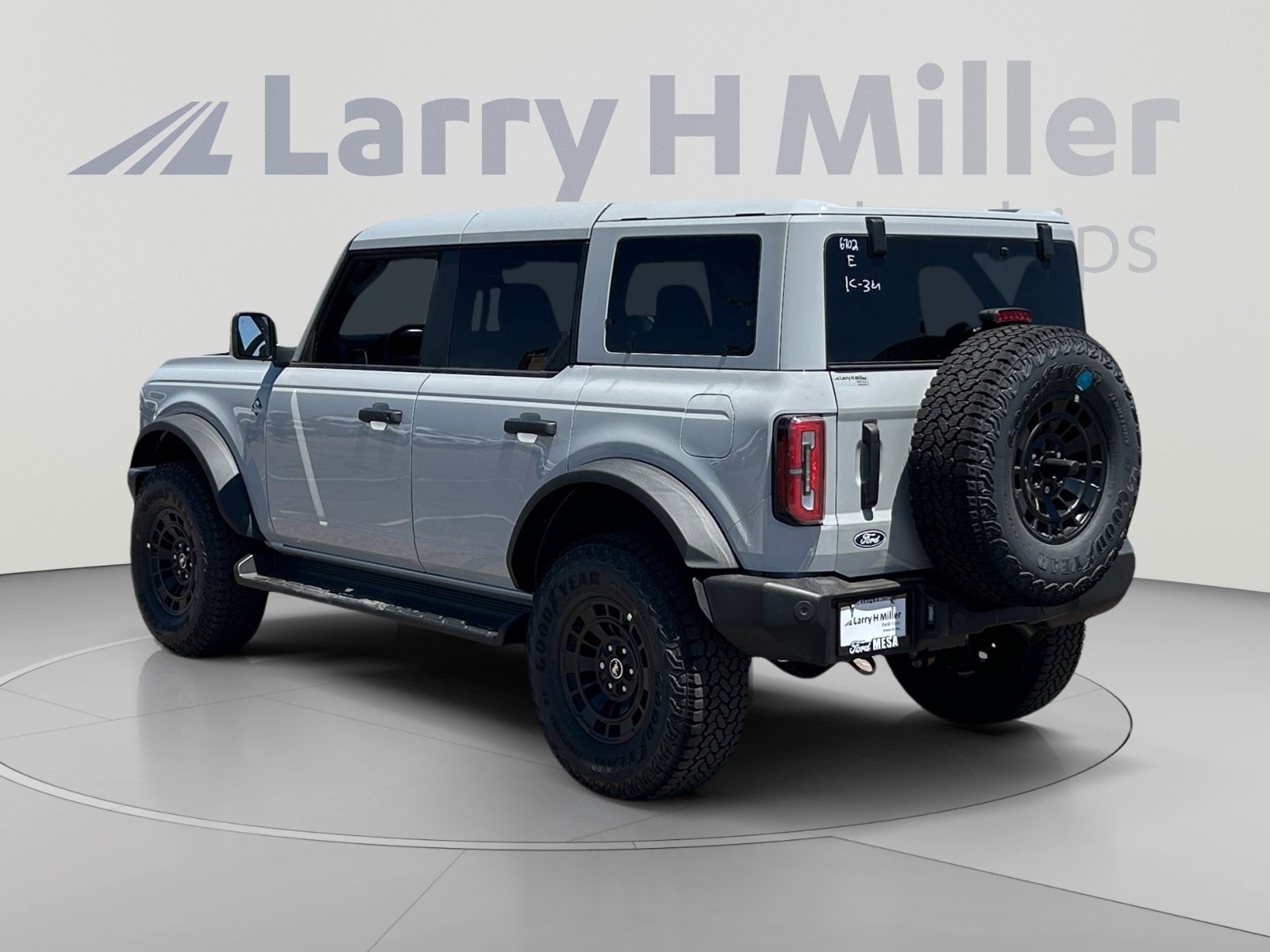 New 2026 Ford Bronco Outer Banks w/ Sasquatch Package AWD/4WD image 3