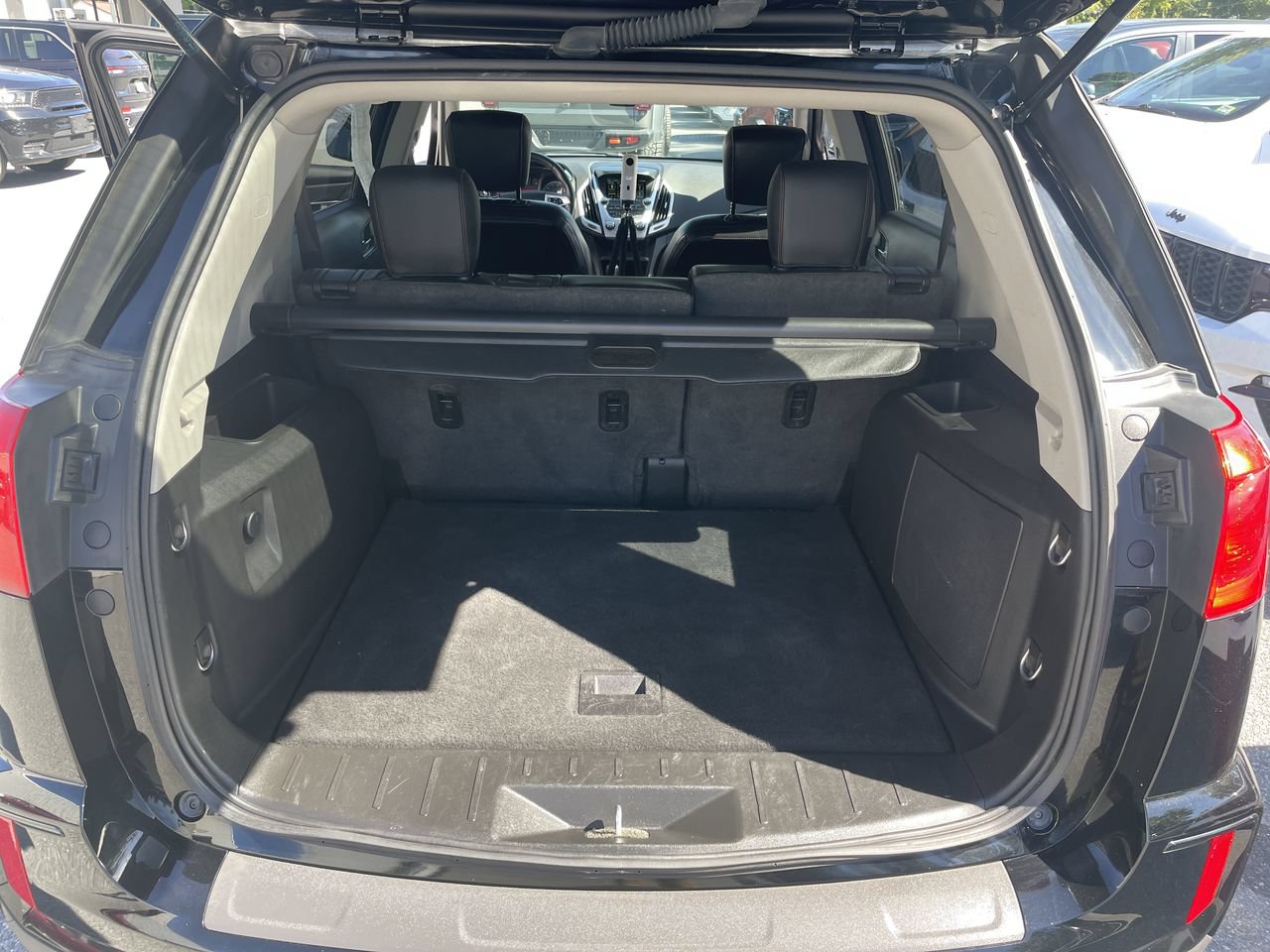 Used 2017 GMC Terrain SLT w/ Nightfall Package AWD/4WD image 38