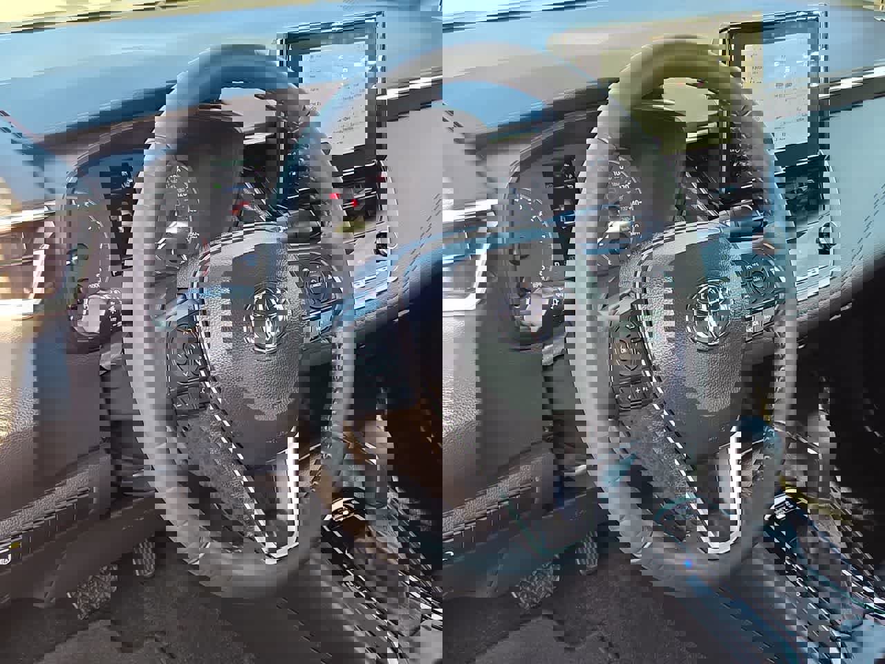 Used 2025 Toyota Corolla SE image 10