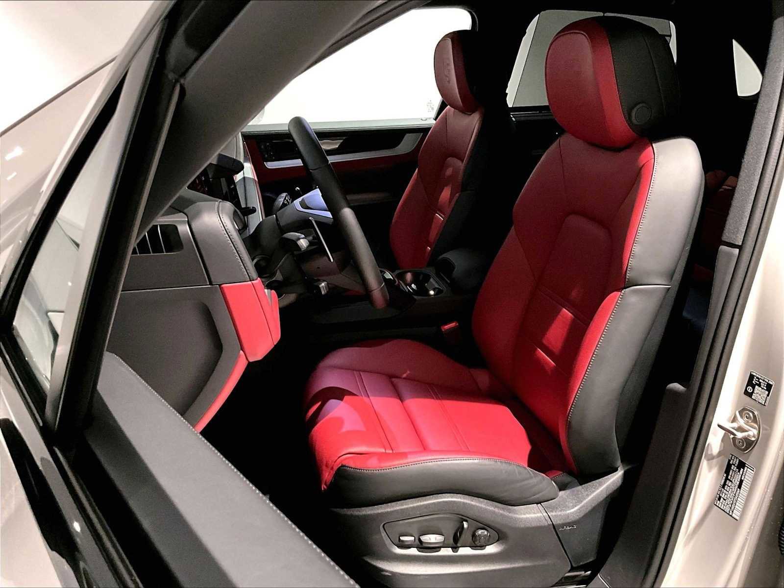 Used 2026 Porsche Cayenne S image 8