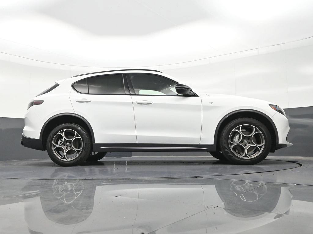 Used 2024 Alfa Romeo Stelvio Ti AWD/4WD image 28