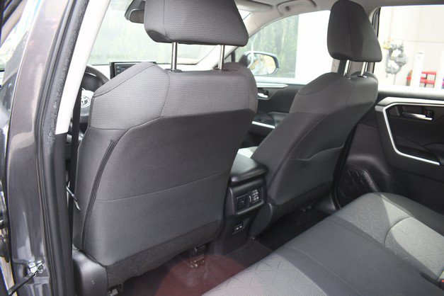 Certified 2022 Toyota RAV4 XLE w/ Convenience Package FWD image 22